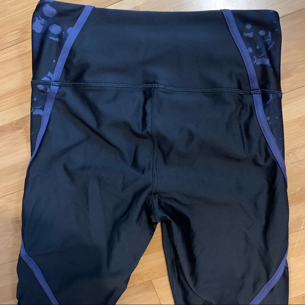 Under Armor Blue Floral Leggings - Picture 4 of 4